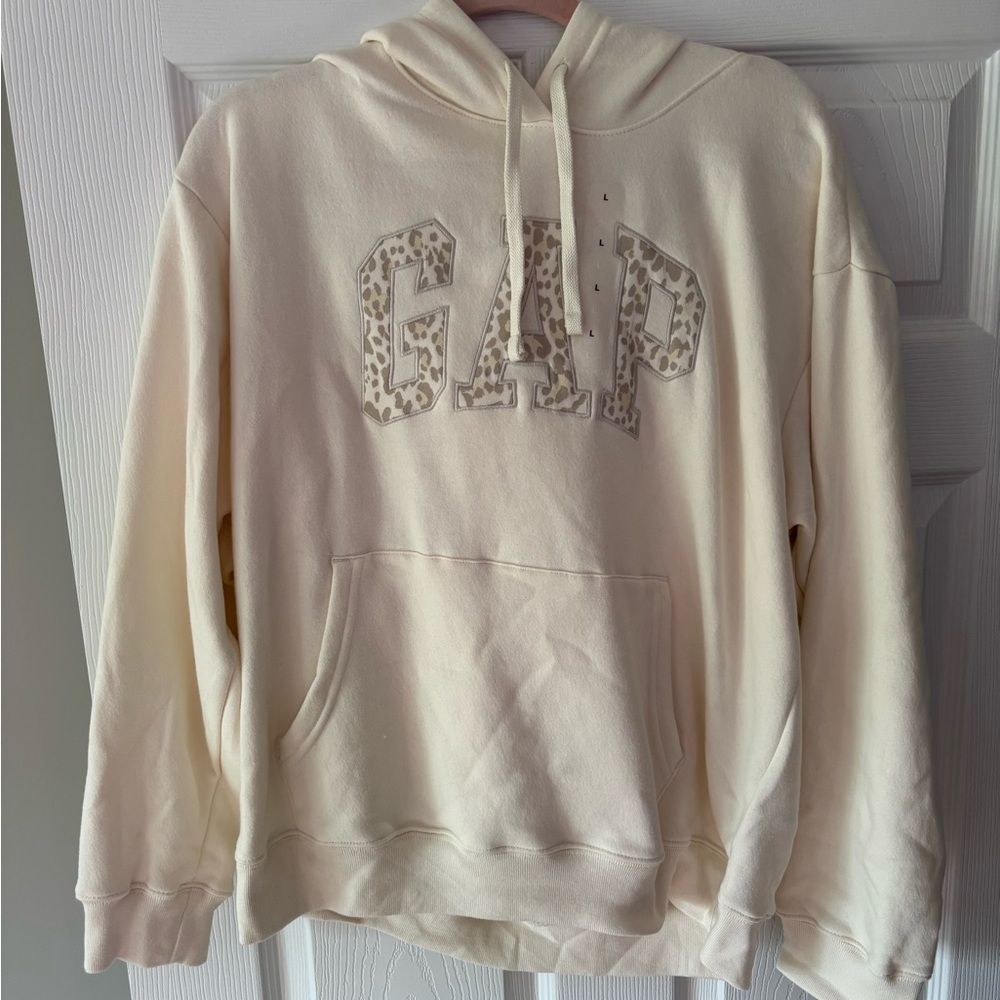 GAP Cream Sweater with Elegant Crown Design